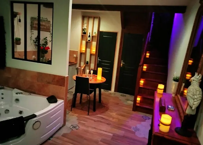 Maison Prestige Le Donjon Des Plaisirs Jacuzzi * Montluel