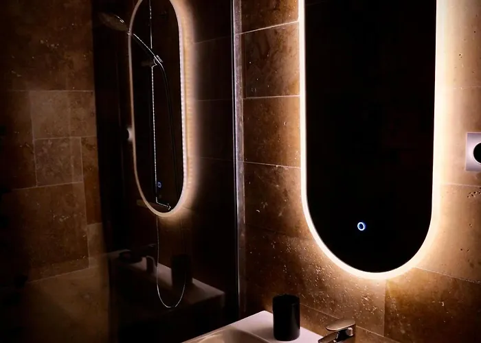 Maison Prestige Le Donjon Des Plaisirs Jacuzzi * Montluel